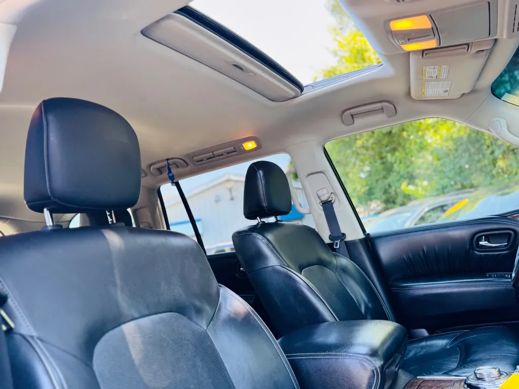 2017 Infiniti QX80 Base photo 28