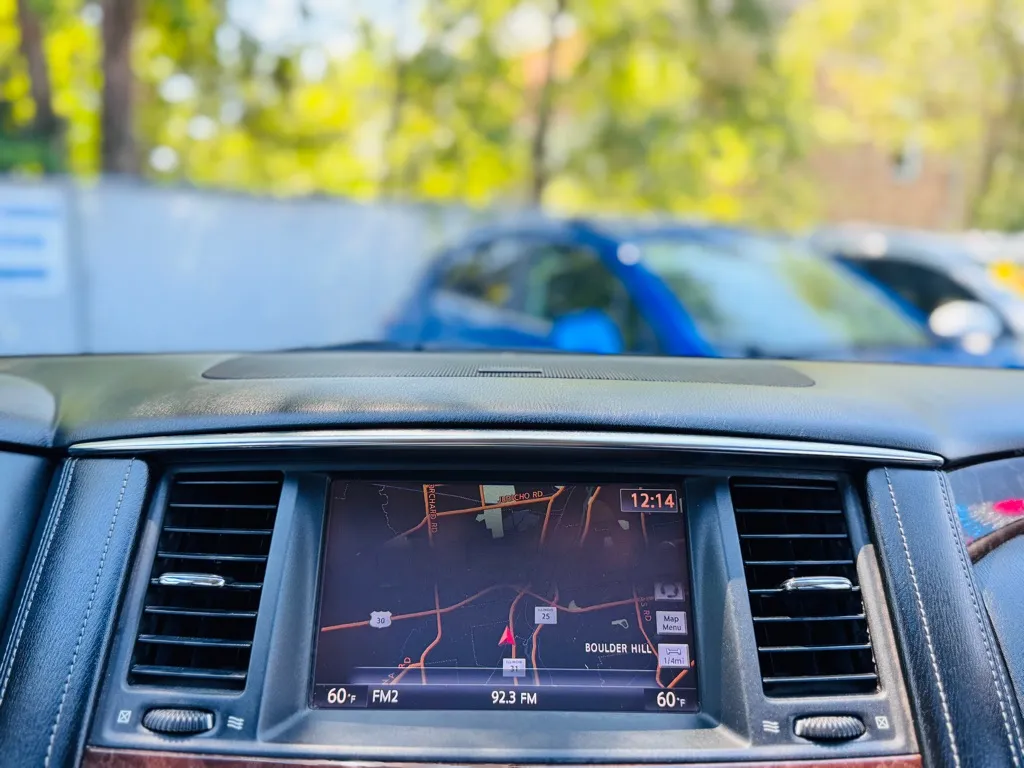 2017 Infiniti QX80 Base photo 36