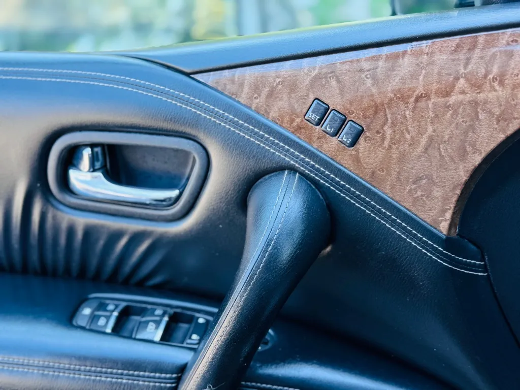 2017 Infiniti QX80 Base photo 24