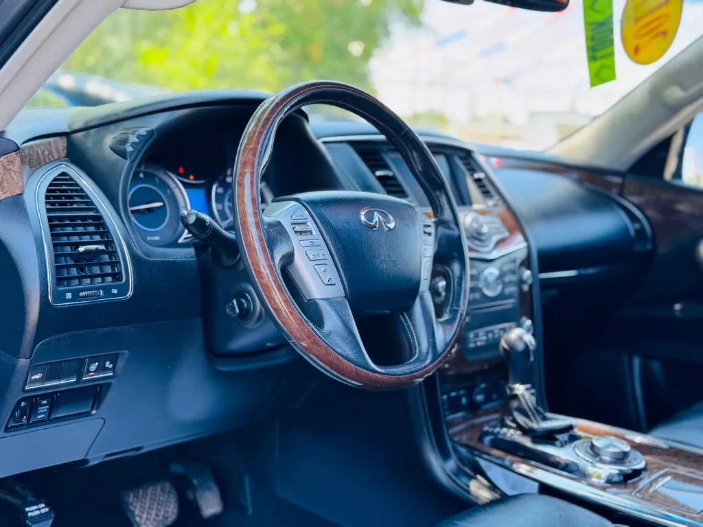 2017 Infiniti QX80 Base photo 43