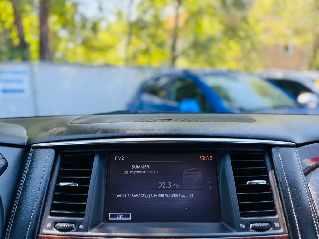 2017 Infiniti QX80 Base photo 15