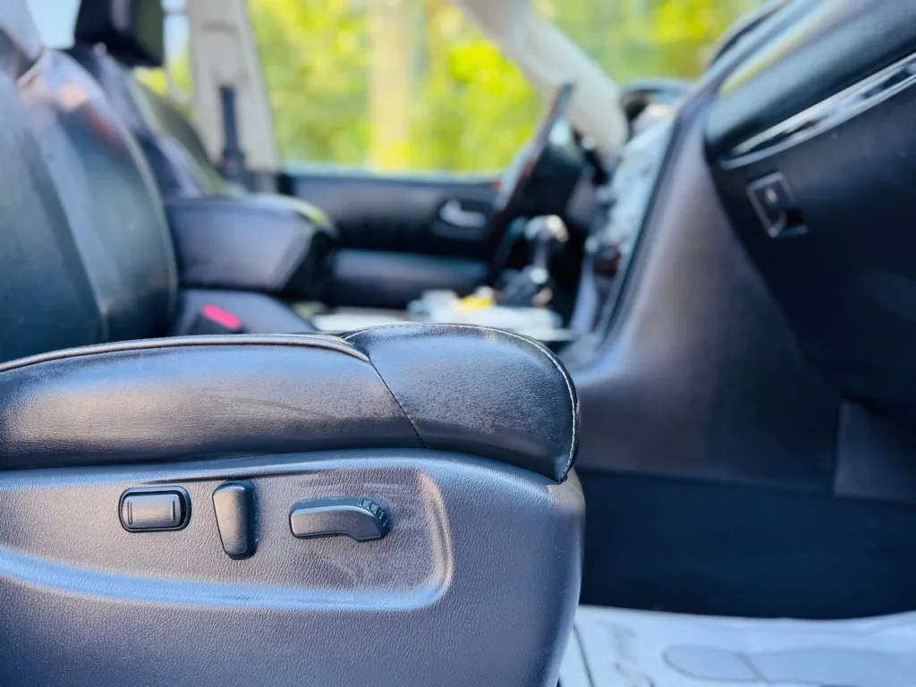 2017 Infiniti QX80 Base photo 27