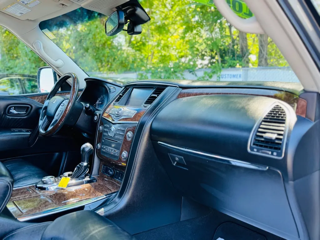 2017 Infiniti QX80 Base photo 45