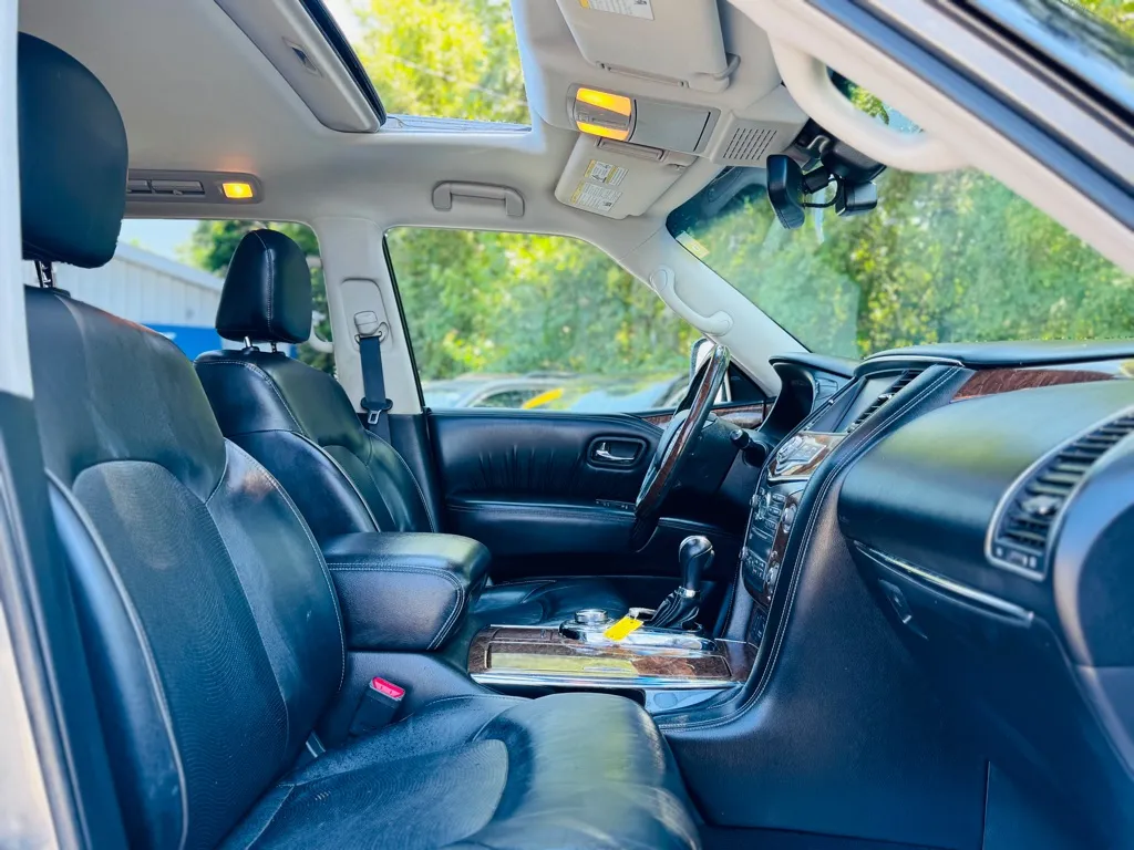 2017 Infiniti QX80 Base photo 46