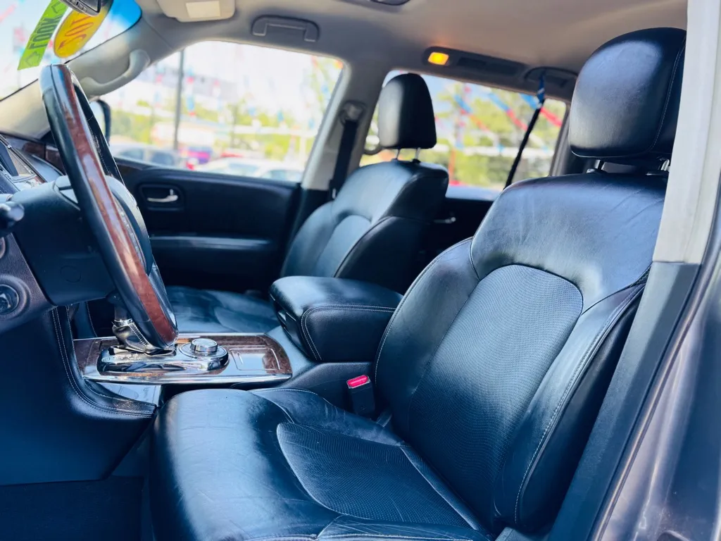 2017 Infiniti QX80 Base photo 44