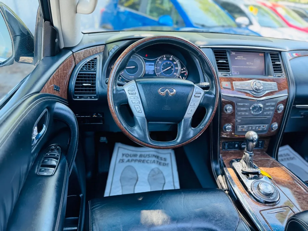 2017 Infiniti QX80 Base photo 12