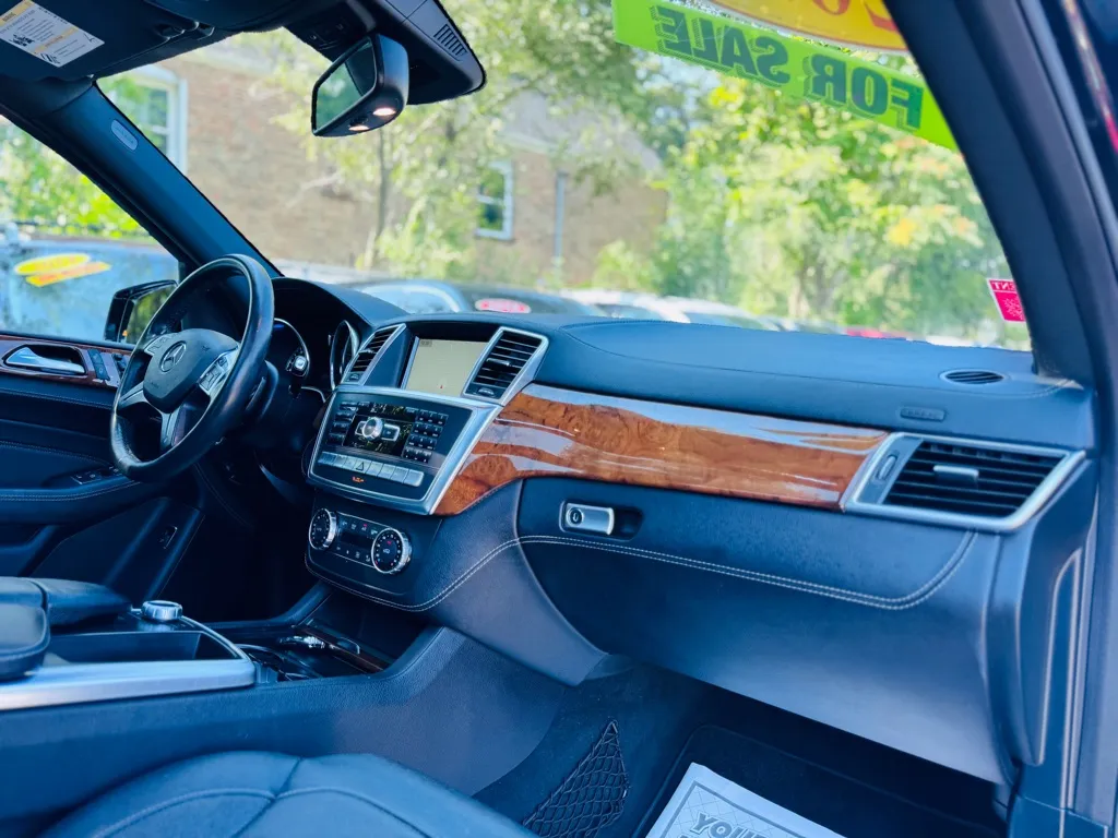 2015 Mercedes Benz ML 400 4MATIC photo 42