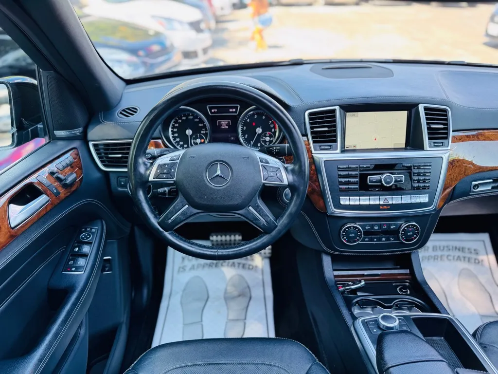 2015 Mercedes Benz ML 400 4MATIC photo 45