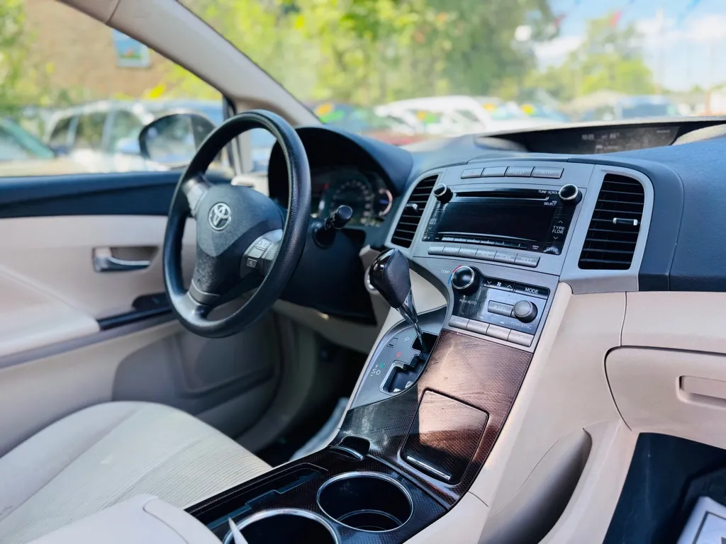 2011 Toyota Venza photo 25