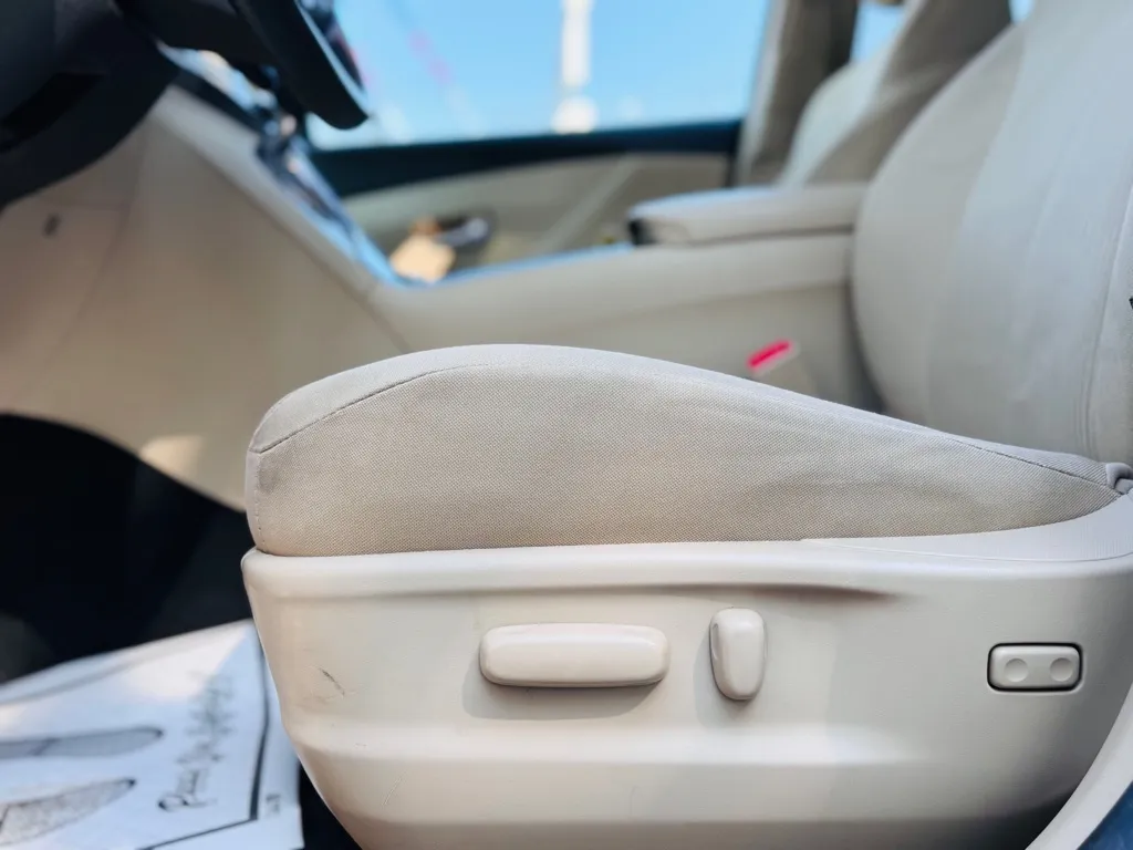 2011 Toyota Venza photo 4