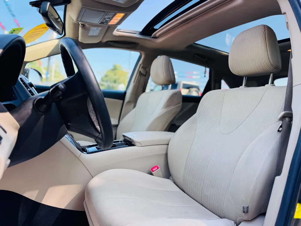 2011 Toyota Venza photo 13