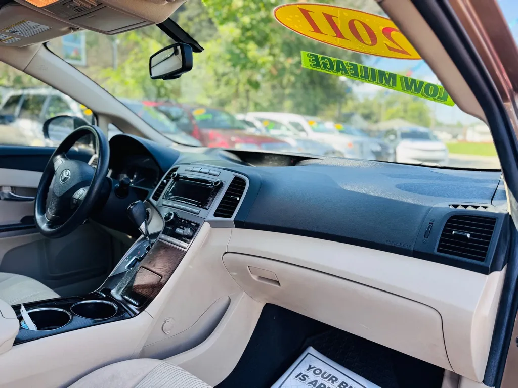 2011 Toyota Venza photo 14