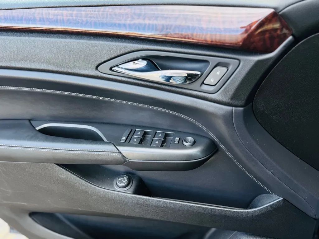 2012 Cadillac SRX Performance photo 5