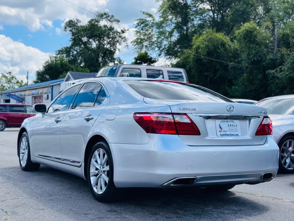 2010 Lexus LS 460 photo 4