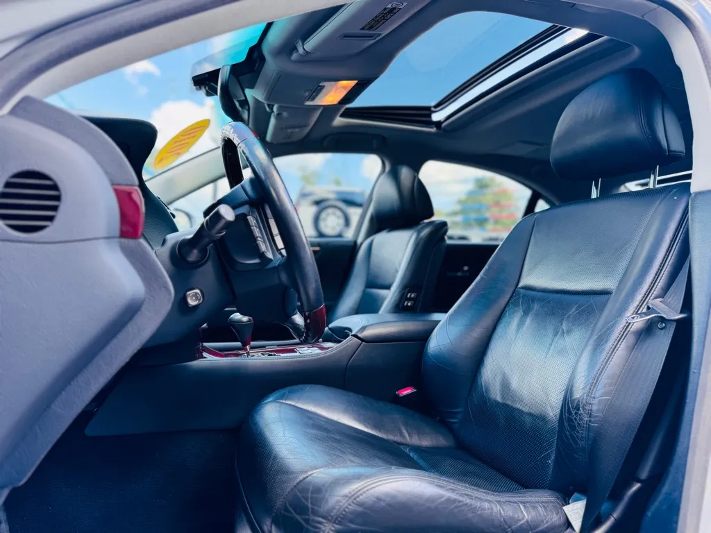 2010 Lexus LS 460 photo 8