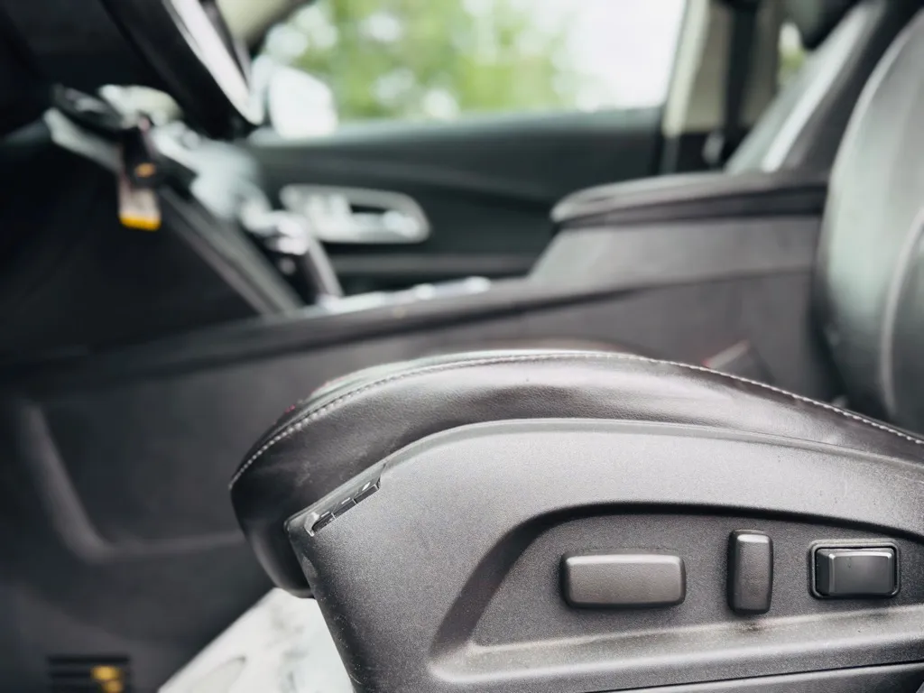2014 Chevrolet Equinox LTZ photo 16