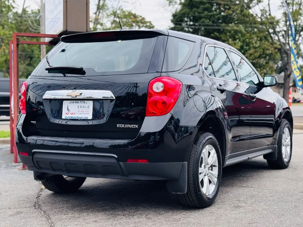 2015 Chevrolet Equinox LS photo 3