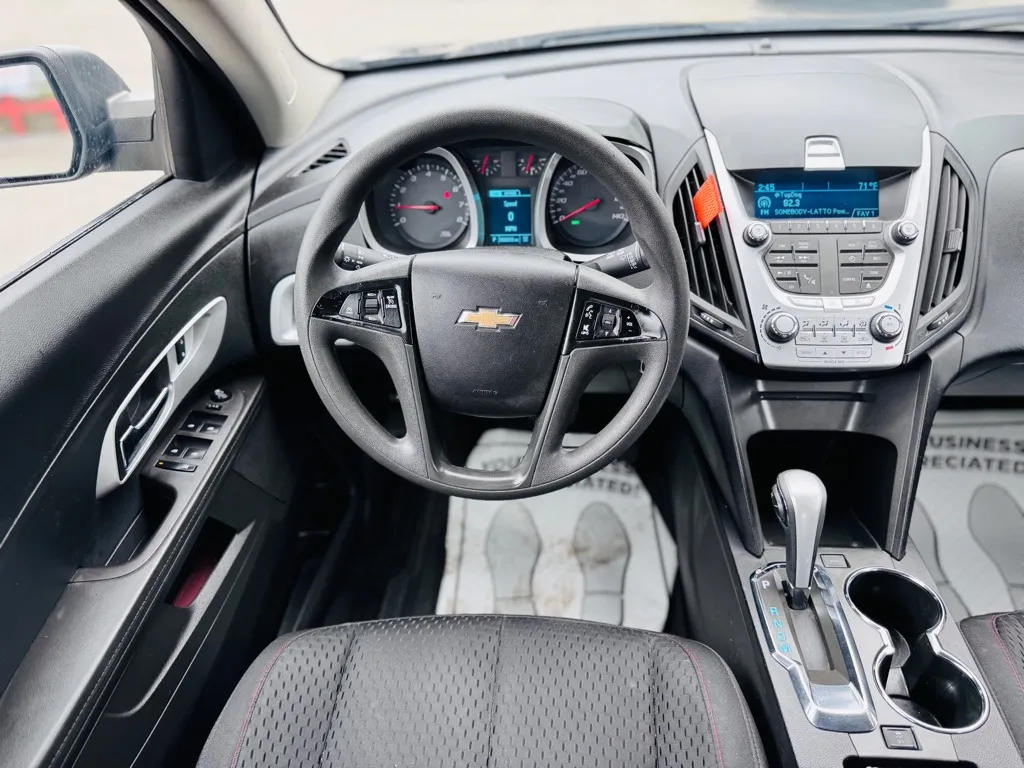 2015 Chevrolet Equinox LS photo 17