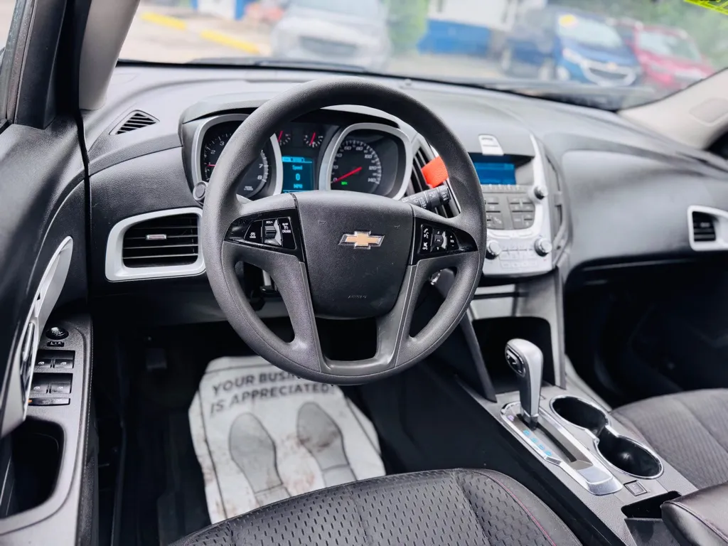 2015 Chevrolet Equinox LS photo 8