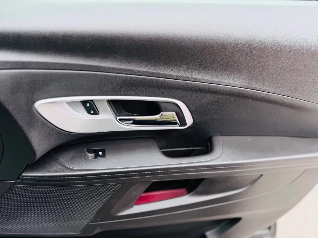 2015 Chevrolet Equinox LS photo 15