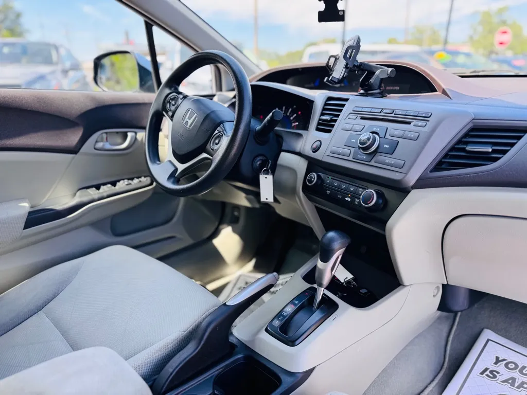 2012 Honda Civic LX photo 13