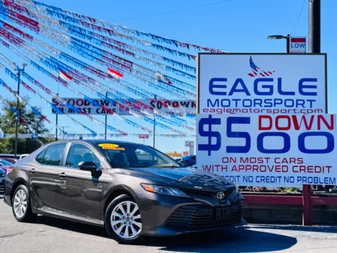 Gray 2018 TOYOTA CAMRY for sale in Hobart, IN