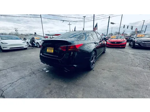 More photos of 2024 NISSAN ALTIMA SR at NWI AUTO FINANCE Valparaiso, IN