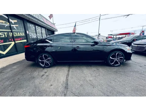 More photos of 2024 NISSAN ALTIMA SR at NWI AUTO FINANCE Valparaiso, IN