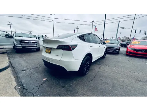 More photos of 2021 TESLA MODEL Y LONG RANGE at NWI AUTO FINANCE Valparaiso, IN