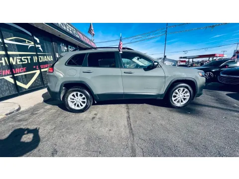 More photos of 2022 JEEP CHEROKEE LATITUDE LUX at NWI AUTO FINANCE Valparaiso, IN