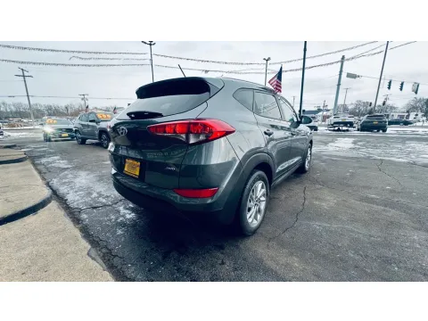 More photos of 2016 HYUNDAI TUCSON LIMITED at NWI AUTO FINANCE Valparaiso, IN