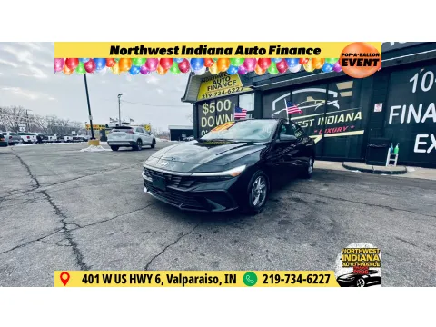 Black 2024 HYUNDAI ELANTRA SE for sale in Valparaiso, IN