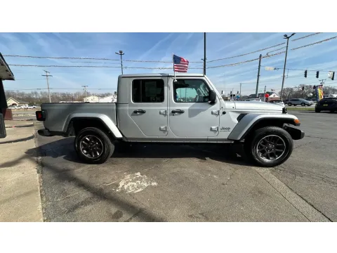 Photos of 2023 JEEP GLADIATOR OVERLAND for sale in Valparaiso, IN at NWI AUTO FINANCE Valparaiso