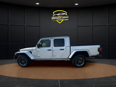 Photos of 2023 JEEP GLADIATOR OVERLAND for sale in Valparaiso, IN at NWI AUTO FINANCE Valparaiso