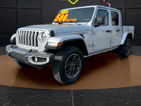 Silver 2023 JEEP GLADIATOR OVERLAND for sale in Valparaiso, IN