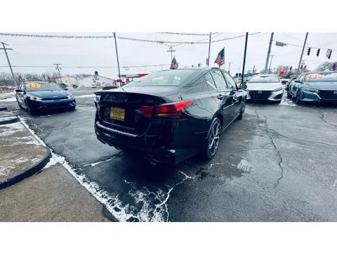 More photos of 2023 NISSAN ALTIMA SR at NWI AUTO FINANCE Valparaiso, IN
