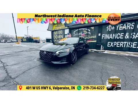Black 2023 NISSAN ALTIMA SR for sale in Valparaiso, IN