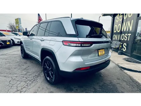 More photos of 2024 JEEP GRAND CHEROKEE LAREDO at NWI AUTO FINANCE Valparaiso, IN