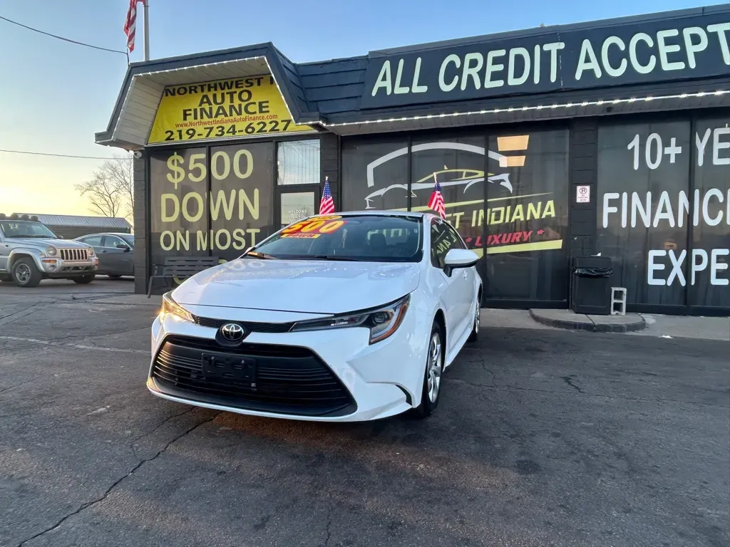 White 2024 TOYOTA COROLLA LE for sale in Valparaiso, IN