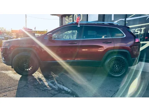 More photos of 2019 JEEP CHEROKEE LIMITED at NWI AUTO FINANCE Valparaiso, IN