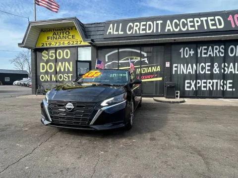 Black 2023 NISSAN ALTIMA SL for sale in Valparaiso, IN