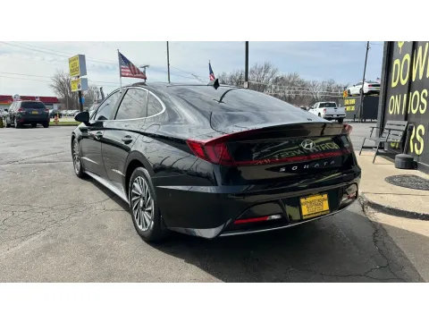 More photos of 2023 HYUNDAI SONATA LIMITED HYBRID at NWI AUTO FINANCE Valparaiso, IN