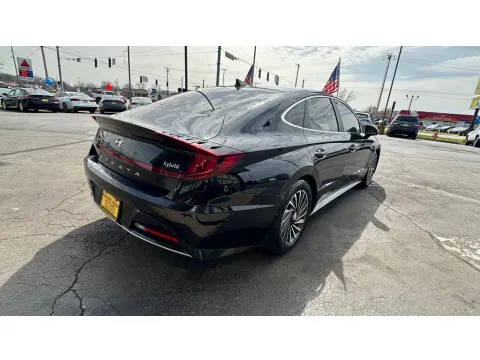 Another view of 2023 HYUNDAI SONATA LIMITED HYBRID for sale in Valparaiso, IN at NWI AUTO FINANCE Valparaiso