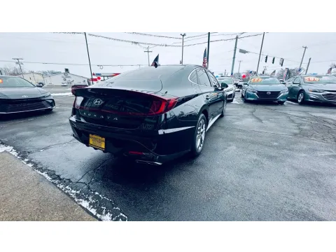 More photos of 2021 HYUNDAI SONATA SEL at NWI AUTO FINANCE Valparaiso, IN