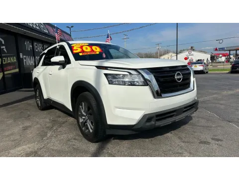 White 2022 NISSAN PATHFINDER SV for sale in Valparaiso, IN