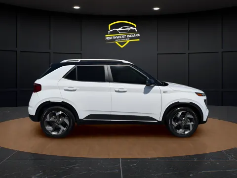 More photos of 2022 HYUNDAI VENUE SEL at NWI AUTO FINANCE Valparaiso, IN