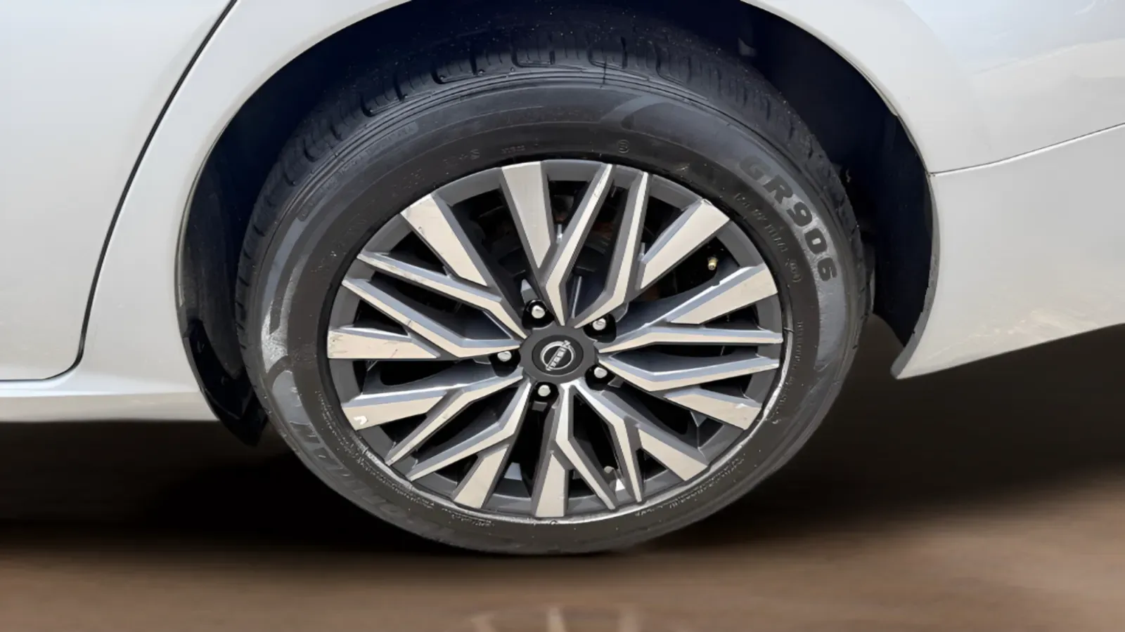 2024 Nissan Altima SV - Photo 32