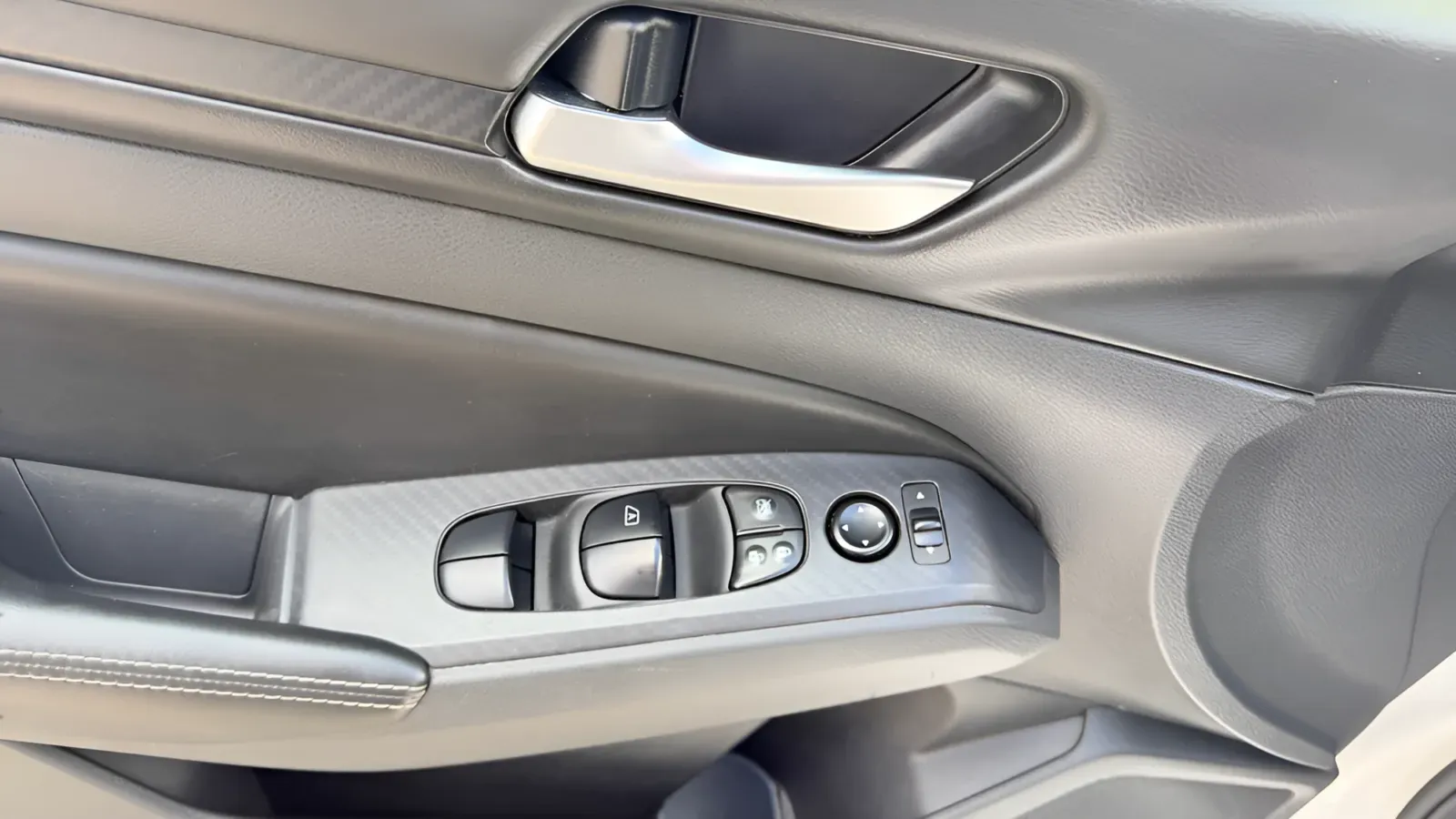 2024 Nissan Altima SV - Photo 15