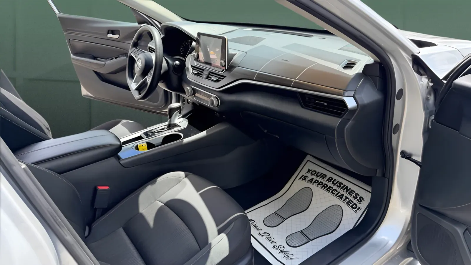 2024 Nissan Altima SV - Photo 13