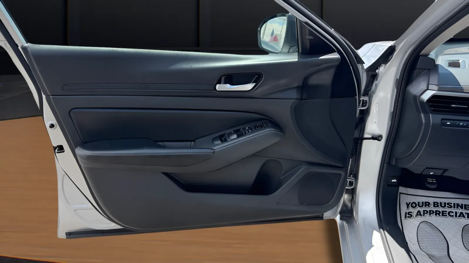 2024 Nissan Altima SV - Photo 14